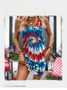 Détail de la robe courte sans manches à col en V avec étoiles et imprimé tie-dye rouge