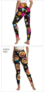Détail du legging d'Halloween avec imprimé numérique de citrouilles et de fantômes