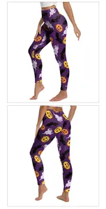 Détail de legging Halloween avec imprimé violet aux motifs de fantôme et citrouille