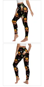 Détail de legging d'Halloween avec imprimés de teckel, citrouille et petit fantôme