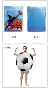 Detalle de bolsa de Halloween estampada y disfraz de fútbol redondo para adultos