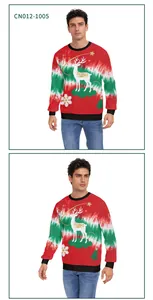 Détail du sweat de Noël pour homme avec motifs cerf, flocon de neige et imprimé tie-dye festif