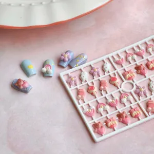 Kit de breloques nail art 3D en résine arc-en-ciel avec ours et fleurs sur ongles
