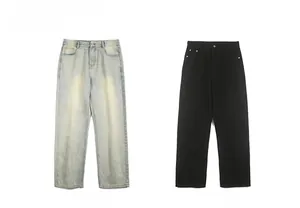 Detailansicht der Straight-Jeans im American Street Style in Vintage Blau und Schwarz