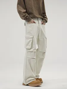 Pantalon cargo homme blanc cassé avec multi-poches et coupe décontractée large