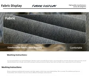 Vue détaillée de la texture du denim bleu foncé avec effets de lavage enzymatique et délavage