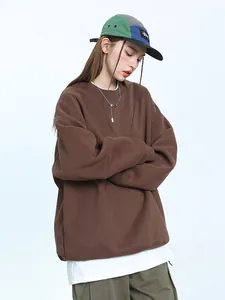 Brown heavy 405g crewneck sweatshirt for men and women in relaxed street style fit