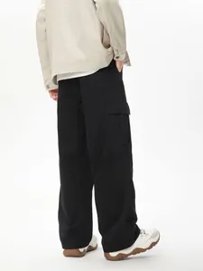 Pantaloni cargo vintage neri da uomo con vestibilità ampia e tasche laterali funzionali