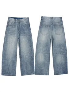 Pantalon en jean rétro à coupe large bleu clair délavé, vues de face et de l'arrière