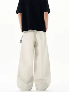 Pantalon beige large pour hommes avec bandana amovible et coupe droite minimaliste