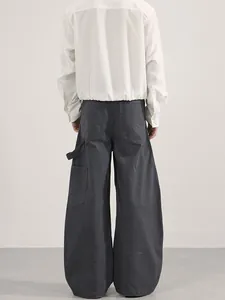 Pantaloni da falegname vintage grigi larghi da uomo, stile street oversize con rivetti