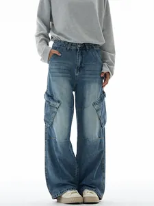 Jean cargo homme coupe droite avec grandes poches latérales et délavage vintage