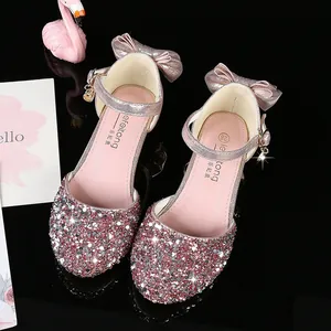 Chaussures princesse roses à paillettes pour filles avec nœud et breloque étoile sur fond noir