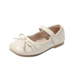 Beige Mary Jane Ballerinas für Mädchen mit Steppmuster, Schleife und Gummisohle