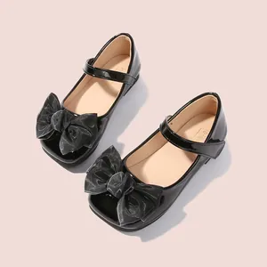 Chaussures Mary Jane noires vernies pour filles avec nœud en résille et sangle