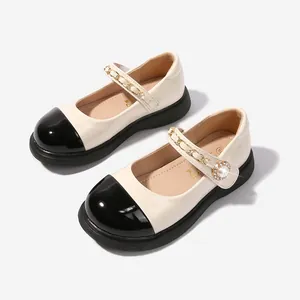 Chaussures Mary Jane en Cuir Verni pour Filles Avec Chaîne Métallique Décoration de Künstliche Perle Style Preppy Chaussures de Cérémonie