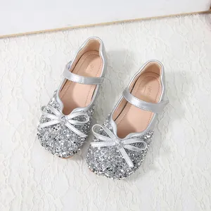 Elegante silberne Pailletten Mary Jane Prinzessinnenschuhe für Mädchen mit Glitzerschleife