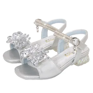 Sandales de princesse argentées pour filles avec fleur en cristal et bride perle