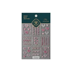Autocollants nail art 3D avec motifs de pull à cœur rose et textures tricotées