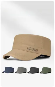 Détails de la casquette cadet en coton montrant diverses couleurs et broderie Spirit