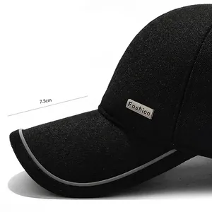 Schwarze Winter-Baseballkappe für Herren mit Ohrenschutz und 7,5cm Schirmverlängerung