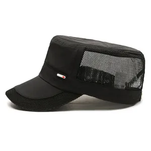 Gorra militar plana negra transpirable para hombre con paneles de malla y protección