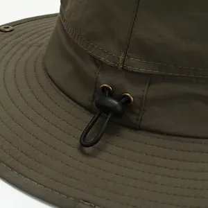 Chapeau de soleil extérieur vert olive à large bord avec cordon réglable et œillets
