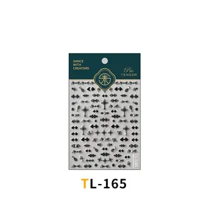Vue détaillée d'autocollants pour ongles papillon noir mat avec motifs chinois
