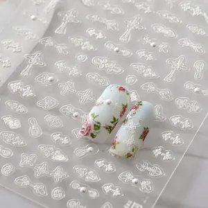 Autocollants 3D à ongles papillon avec motifs en relief blanc et détails perles