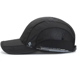 Casquette de sport noire en maille respirante à séchage rapide pour les voyages en plein air