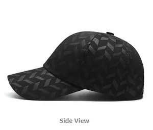 Vue latérale de casquette de baseball noire avec motifs géométriques et fines coutures