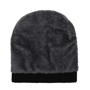 Bonnet thermique d'hiver en polaire épaisse gris foncé avec bord en maille côtelée
