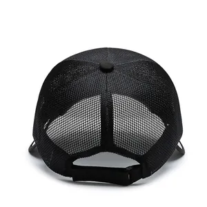 Vue arrière de la casquette de baseball en mesh noir avec tissu respirant et réglable