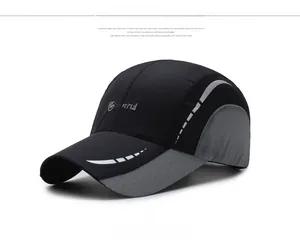 Détail d'une casquette de sport séchage rapide avec trous laser et coutures grises