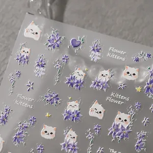 Pegatinas 3D en relieve para uñas con lindos gatitos blancos y flores en color púrpura