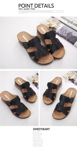 Sandales compensées noires élégantes pour femmes avec motifs et logo SIKETU