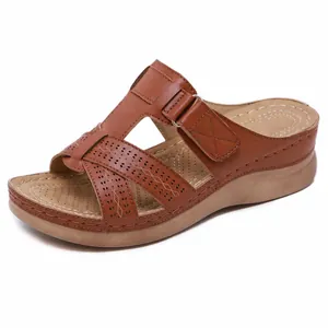 Sandales Compensées pour Femmes en Cuir PU Ajouré Coutures Chaussons Confortables Légers Respirants Chaussures de Plage Décontractées Quotidiennes