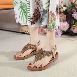 Sandali bohémien con zeppa con perline colorate, paillettes e cinturino elastico al tallone