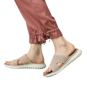 Sandali intrecciati da donna con suola spessa a onde in stile casual beige