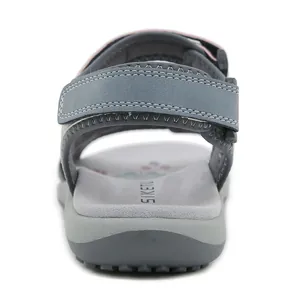 Sandali sportivi grigio e blu scuro con cinturini velcro regolabili e suole gomma