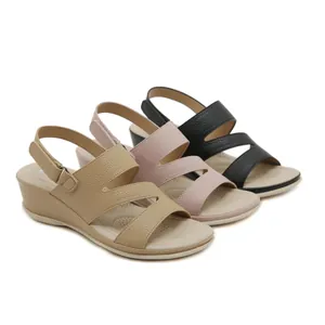 Sandalias de cuña para mujer con tiras cruzadas en colores marrón, rosa y negro