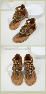 Λεπτομέρεια boho σανδάλια με έθνικ χάντρες και βολικό φερμουάρ στο πίσω μέρος