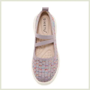 Détail de la tige en tricot respirant et semelle de massage pour chaussures plates