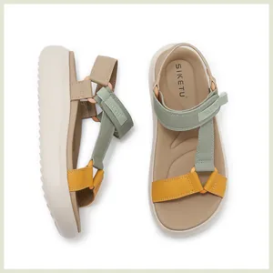Detailansicht der MD Chunky-Sportsandalen mit salbeigrünen Riemen und rutschfester Sohle