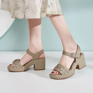 Sandales à plateforme et talon bloc pour femme avec bride tressée et boucle ajustable kaki