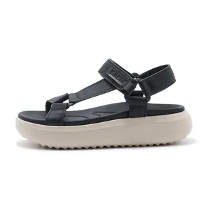 Leichte Damen Plateau Sandalen in Schwarz mit verstellbarem Klettverschluss