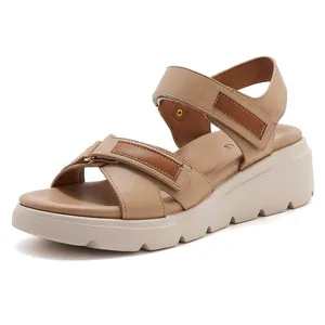 Sandali con zeppa e plateau da donna con cinturino in velcro beige e marrone