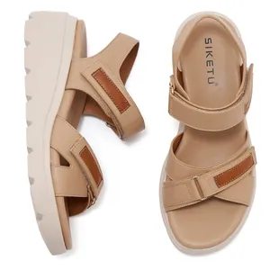 Sandali con zeppa da donna con cinturini beige e suola platform bianca spessa