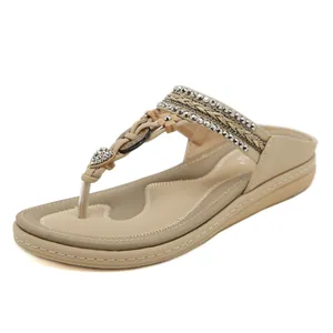 Women's Bohemian Flip Flop Sandals With Rhinestone Heart Flower Decor Flat Breathable Casual Beach Slides For Summer Vacation