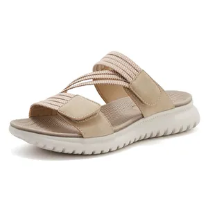 Lichtgewicht dames plateau sandalen met elastische kruisbanden in het beige kleur